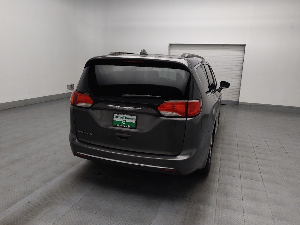 2017 Chrysler Pacifica in Conyers, GA 30094 - 18093376 7