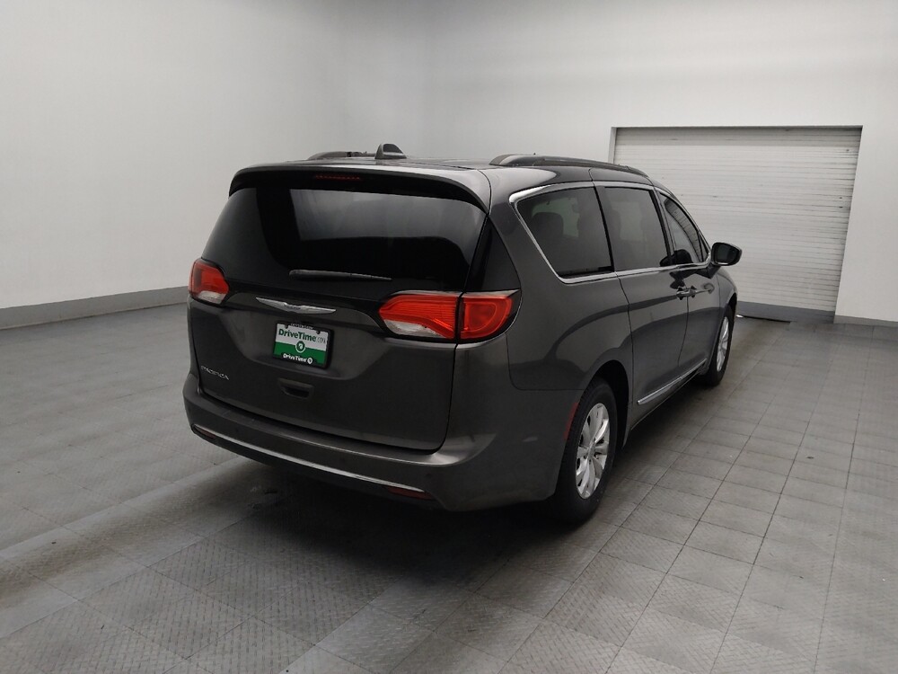 2017 Chrysler Pacifica in Conyers, GA 30094 - 18093376 9
