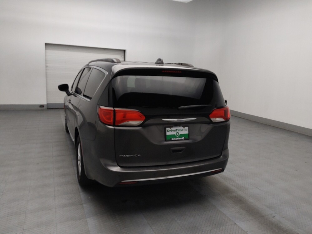2017 Chrysler Pacifica in Conyers, GA 30094 - 18093376 6