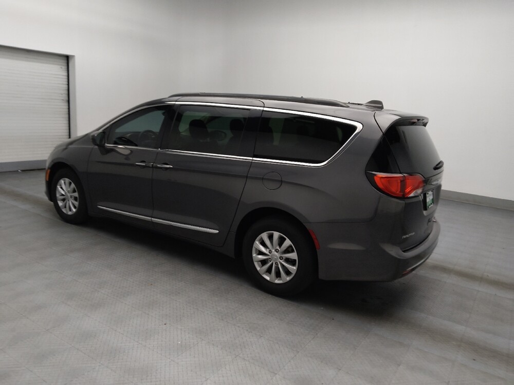2017 Chrysler Pacifica in Conyers, GA 30094 - 18093376 3