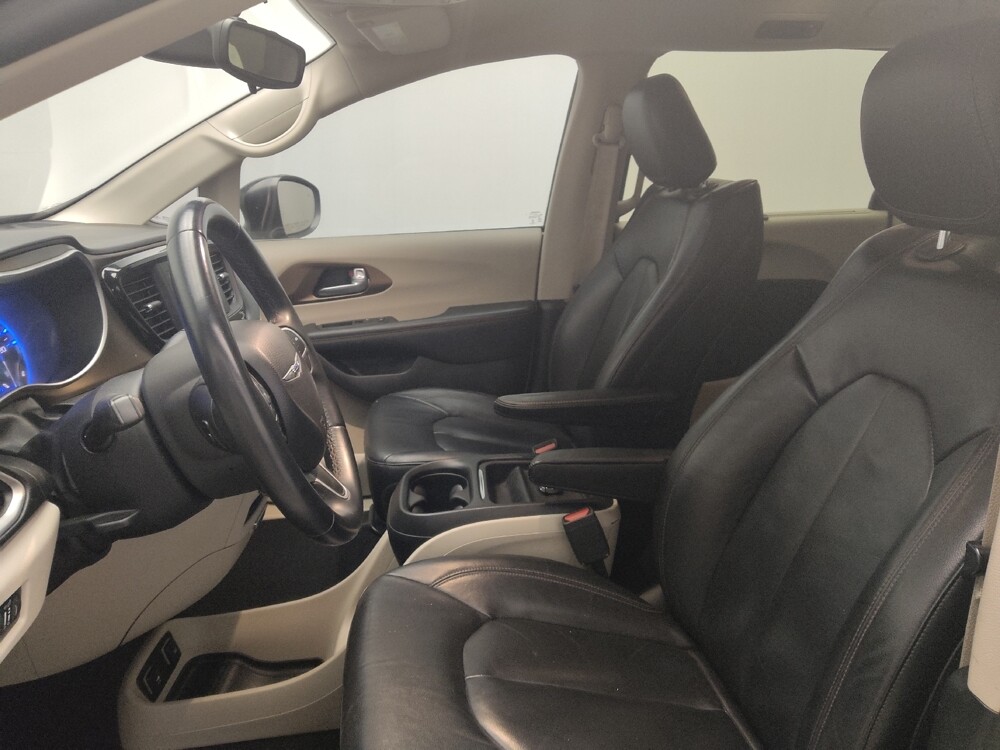 2017 Chrysler Pacifica in Conyers, GA 30094 - 18093376 17