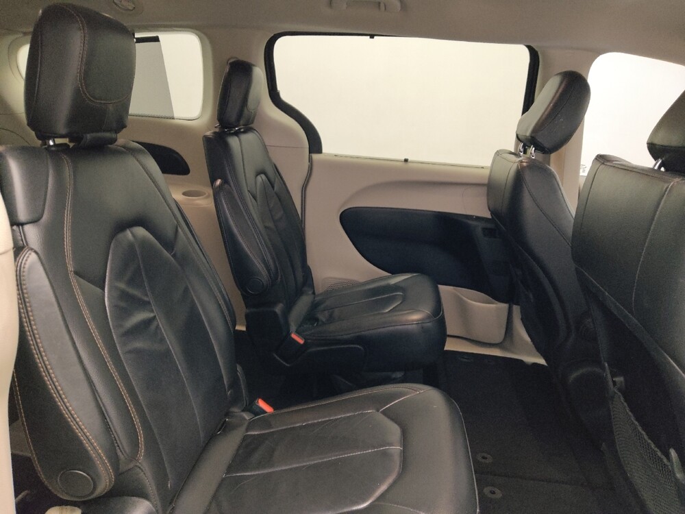 2017 Chrysler Pacifica in Conyers, GA 30094 - 18093376 19