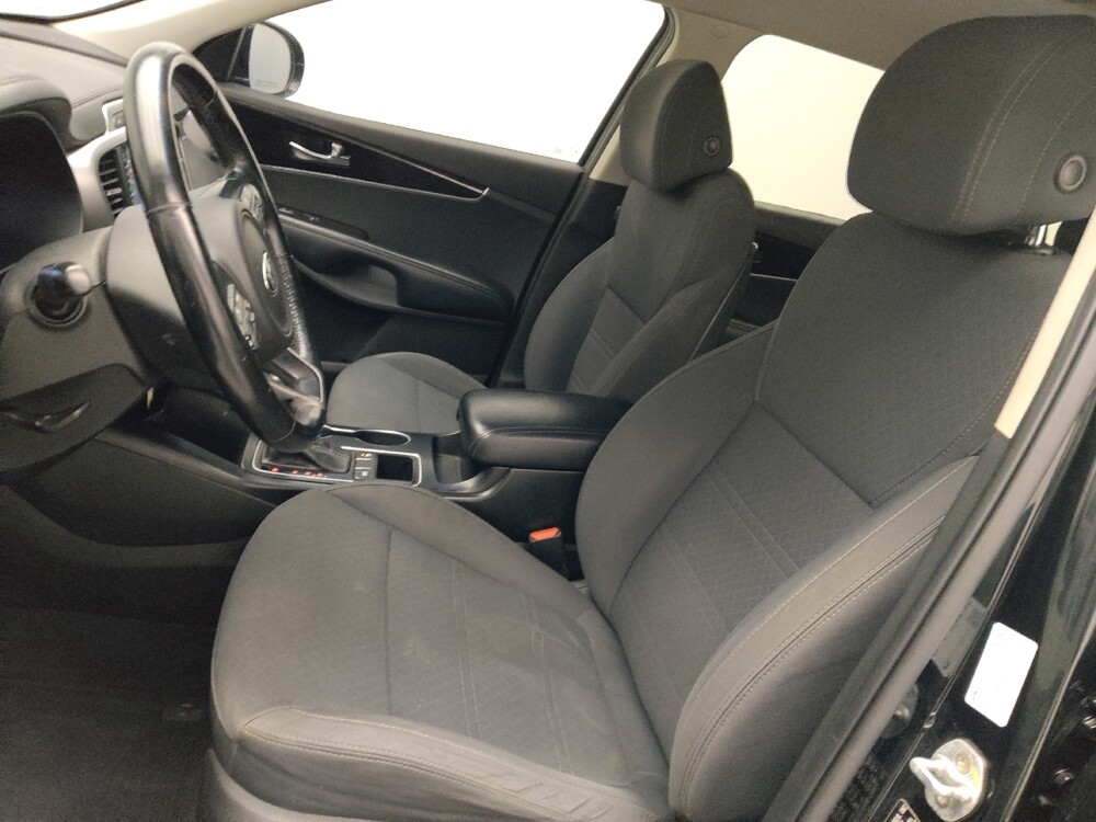 2017 Kia Sorento in Conyers, GA 30094 - 18093377 17