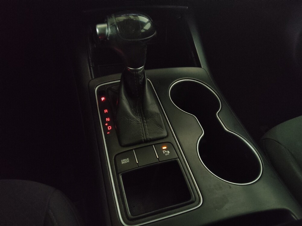 2017 Kia Sorento in Conyers, GA 30094 - 18093377 26