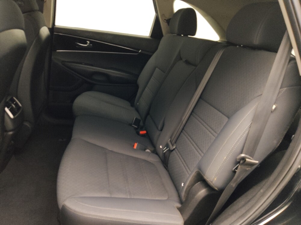 2017 Kia Sorento in Conyers, GA 30094 - 18093377 18