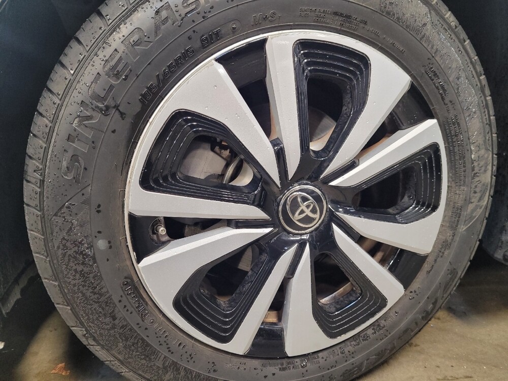 2017 Toyota Prius Prime in Sacramento, CA 95821 - 18093397 31