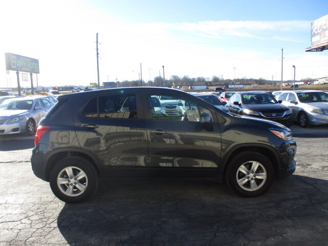 2020 Chevrolet Trax in Oak Grove, MO 64075 - 18093400 4