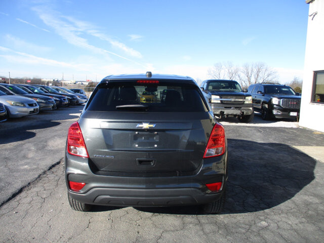 2020 Chevrolet Trax in Oak Grove, MO 64075 - 18093400 6
