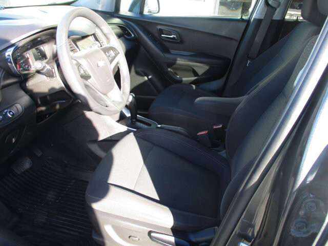 2020 Chevrolet Trax in Oak Grove, MO 64075 - 18093400 9