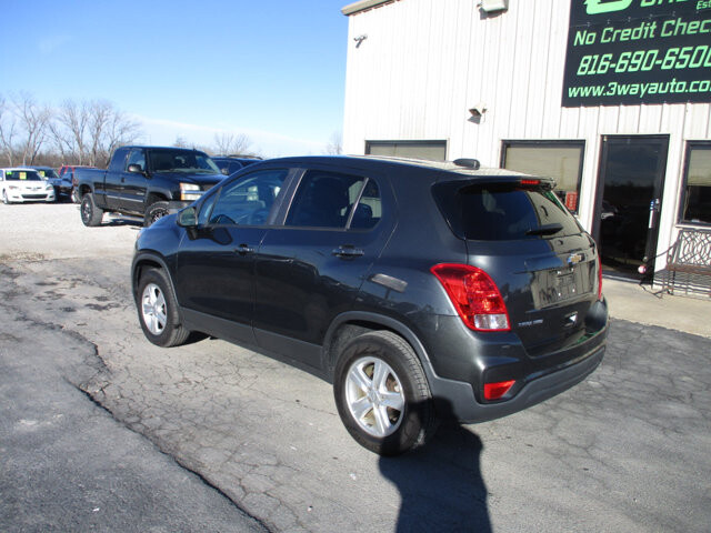 2020 Chevrolet Trax in Oak Grove, MO 64075 - 18093400 7