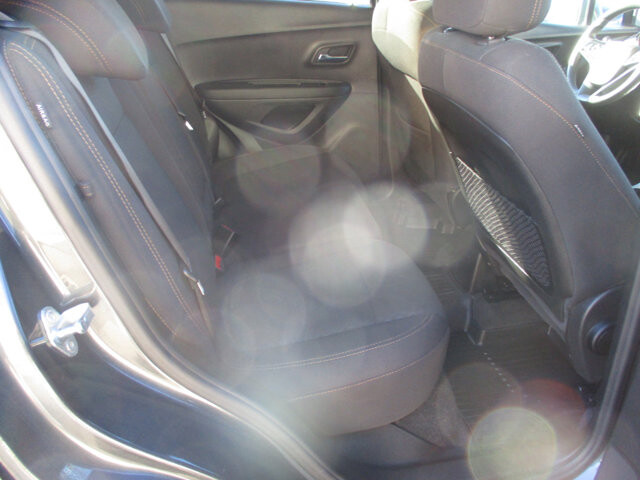 2020 Chevrolet Trax in Oak Grove, MO 64075 - 18093400 11