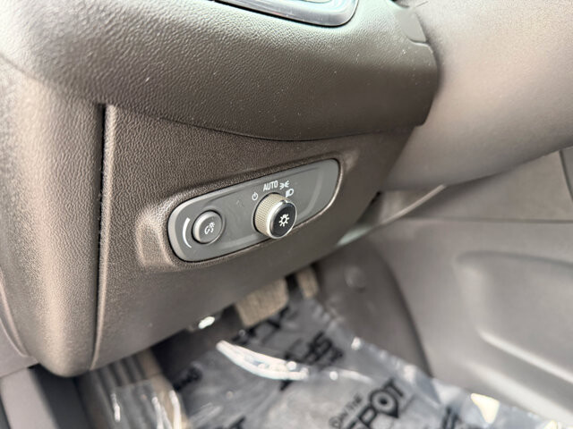 2019 Chevrolet Equinox in Baltimore, MD 21225 - 18093414 24