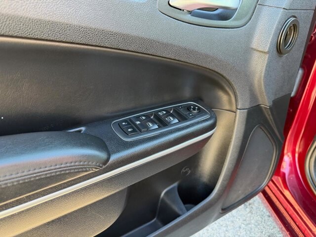 2019 Chrysler 300 in Baltimore, MD 21225 - 18093420 30