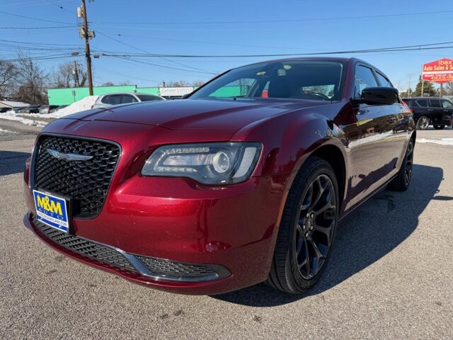 2019 Chrysler 300 in Baltimore, MD 21225 - 18093420 8