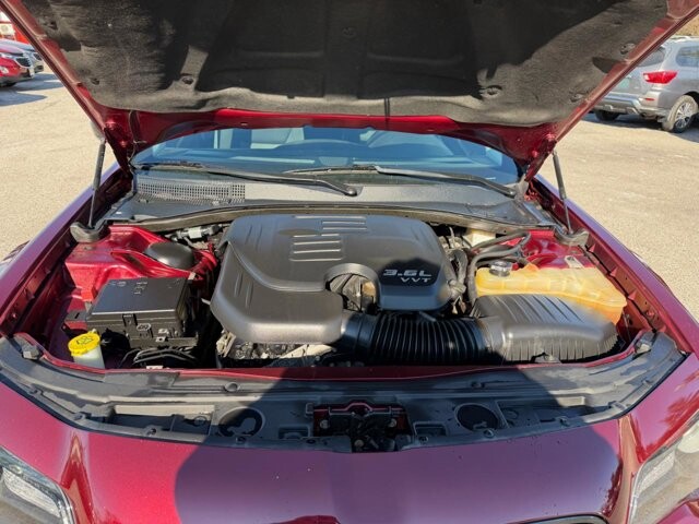 2019 Chrysler 300 in Baltimore, MD 21225 - 18093420 19