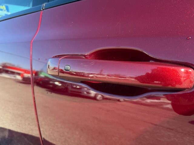 2019 Chrysler 300 in Baltimore, MD 21225 - 18093420 11