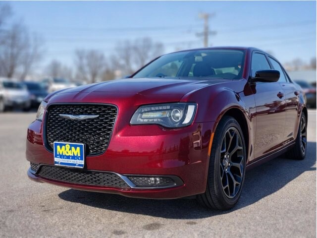 2019 Chrysler 300 in Baltimore, MD 21225 - 18093420 3