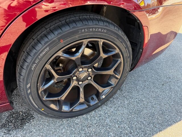 2019 Chrysler 300 in Baltimore, MD 21225 - 18093420 16