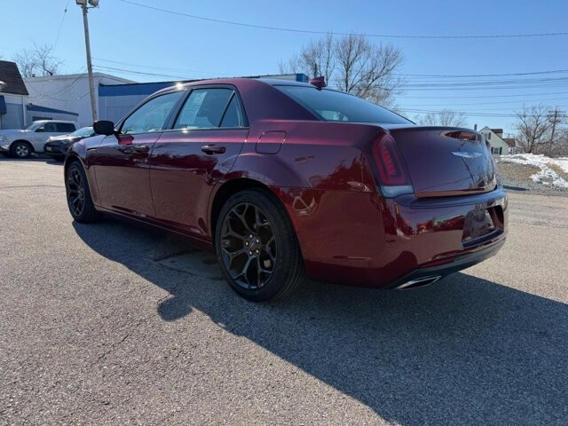 2019 Chrysler 300 in Baltimore, MD 21225 - 18093420 6