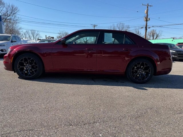 2019 Chrysler 300 in Baltimore, MD 21225 - 18093420 7