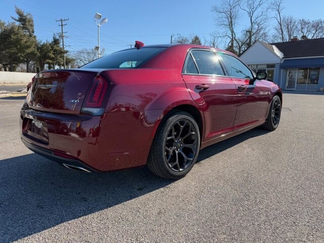 2019 Chrysler 300 in Baltimore, MD 21225 - 18093420 4