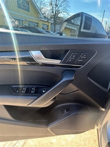 2018 Audi Q5 in Greenville, SC 29607 - 18093431 32