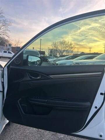 2018 Honda Civic in Greenville, SC 29607 - 18093433 11