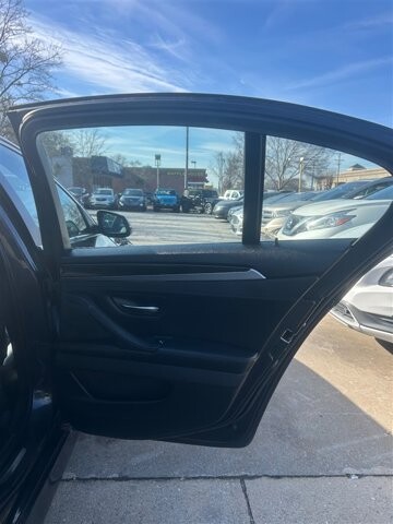 2015 BMW 528i xDrive in Greenville, SC 29607 - 18093434 19