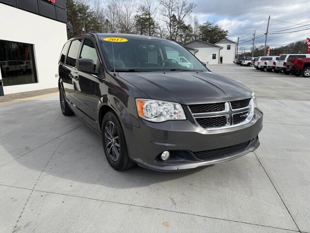 2017 Dodge Grand Caravan in Knoxville, TN 37920 - 18093437 5