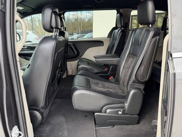 2017 Dodge Grand Caravan in Knoxville, TN 37920 - 18093437 7