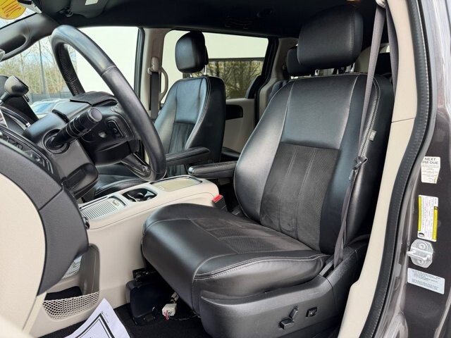2017 Dodge Grand Caravan in Knoxville, TN 37920 - 18093437 14