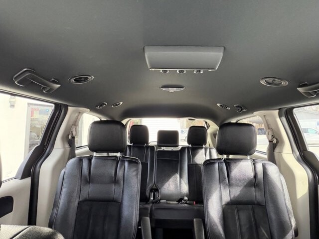 2017 Dodge Grand Caravan in Knoxville, TN 37920 - 18093437 17