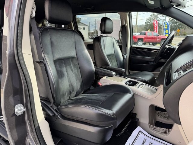 2017 Dodge Grand Caravan in Knoxville, TN 37920 - 18093437 16