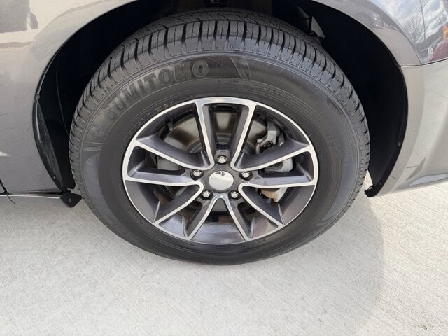 2017 Dodge Grand Caravan in Knoxville, TN 37920 - 18093437 32