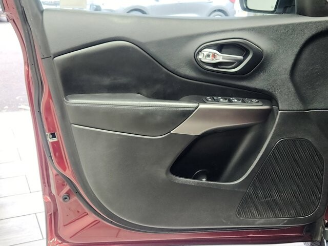 2019 Jeep Cherokee in Cinnaminson, NJ 08077 - 18093439 10