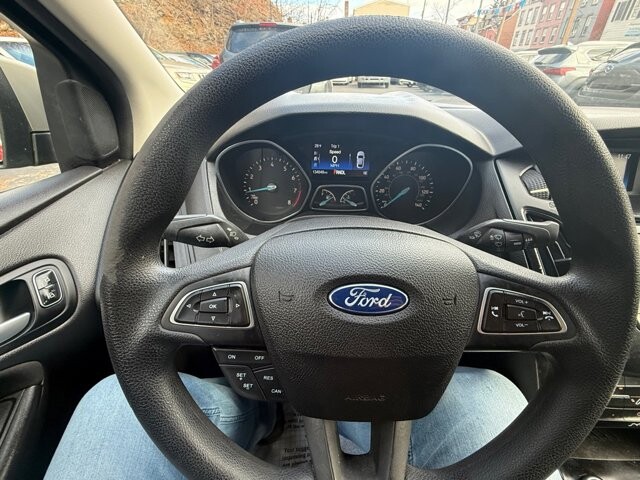 2015 Ford Focus in Pottsville, PA 17901 - 18093442 14