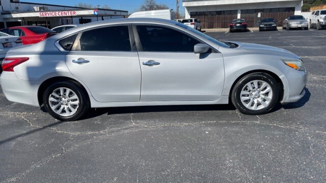 2016 Nissan Altima in Dallas, TX 75228 - 18093448 4