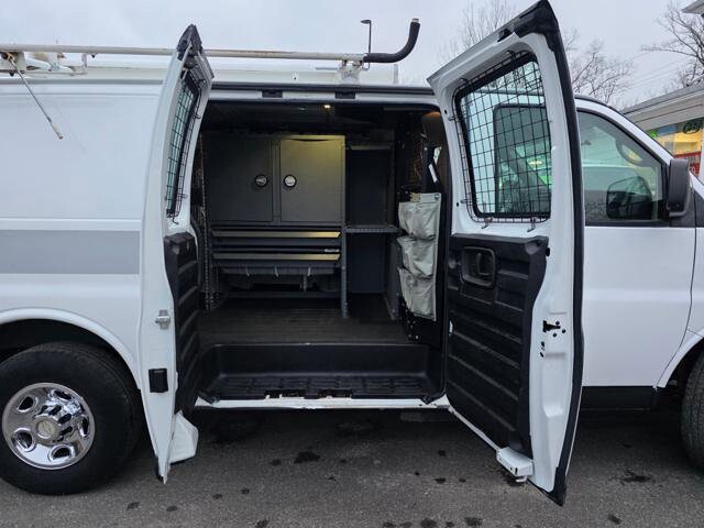 2011 Chevrolet Express 2500 in Blauvelt, NY 10913 - 18093457 47