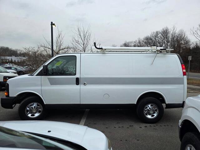 2011 Chevrolet Express 2500 in Blauvelt, NY 10913 - 18093457 4