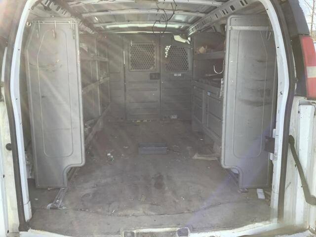 2011 Chevrolet Express 2500 in Blauvelt, NY 10913 - 18093458 15