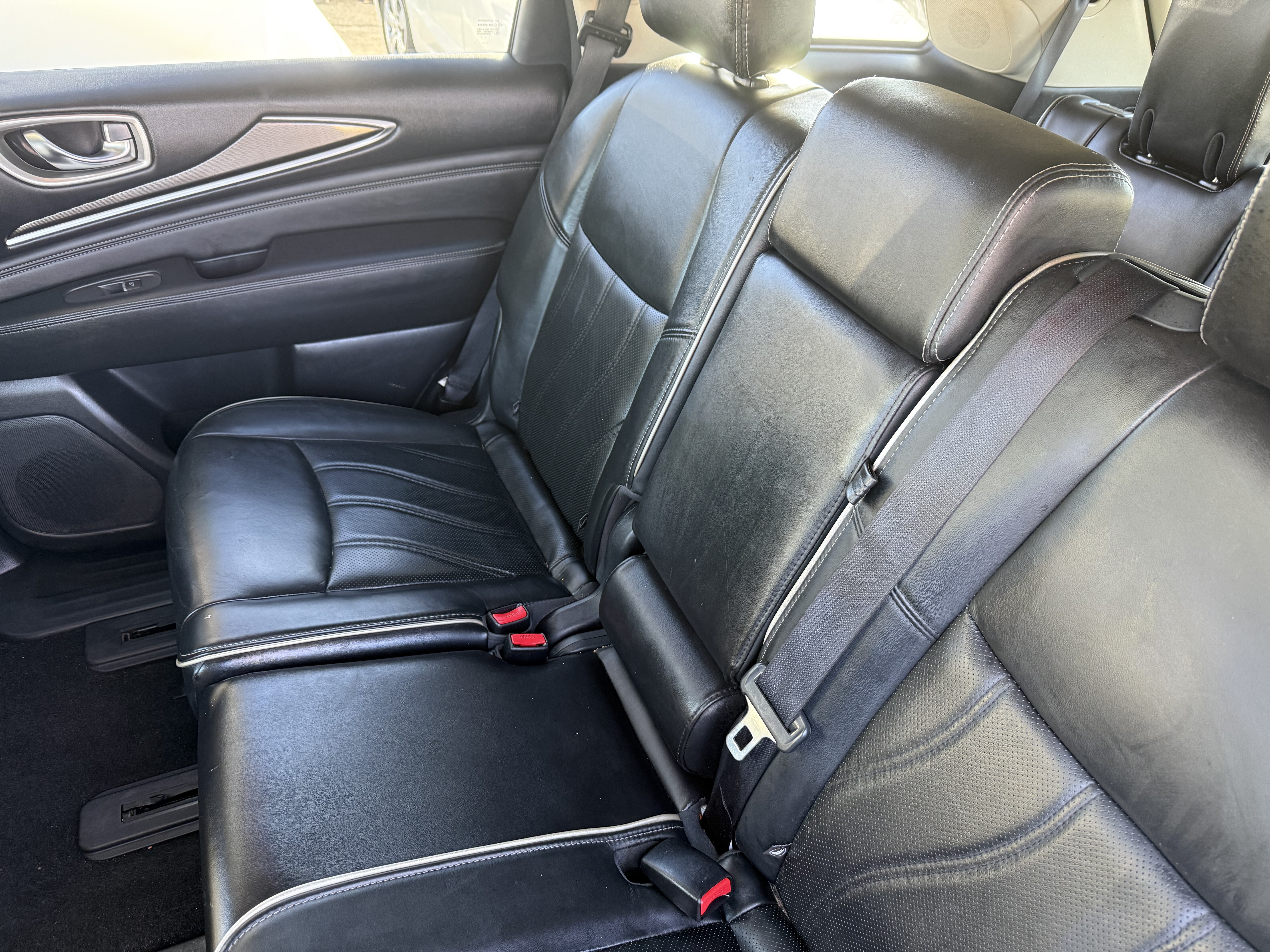 2017 INFINITI QX60 in Phoenix, AZ 85022 - 18093462 8