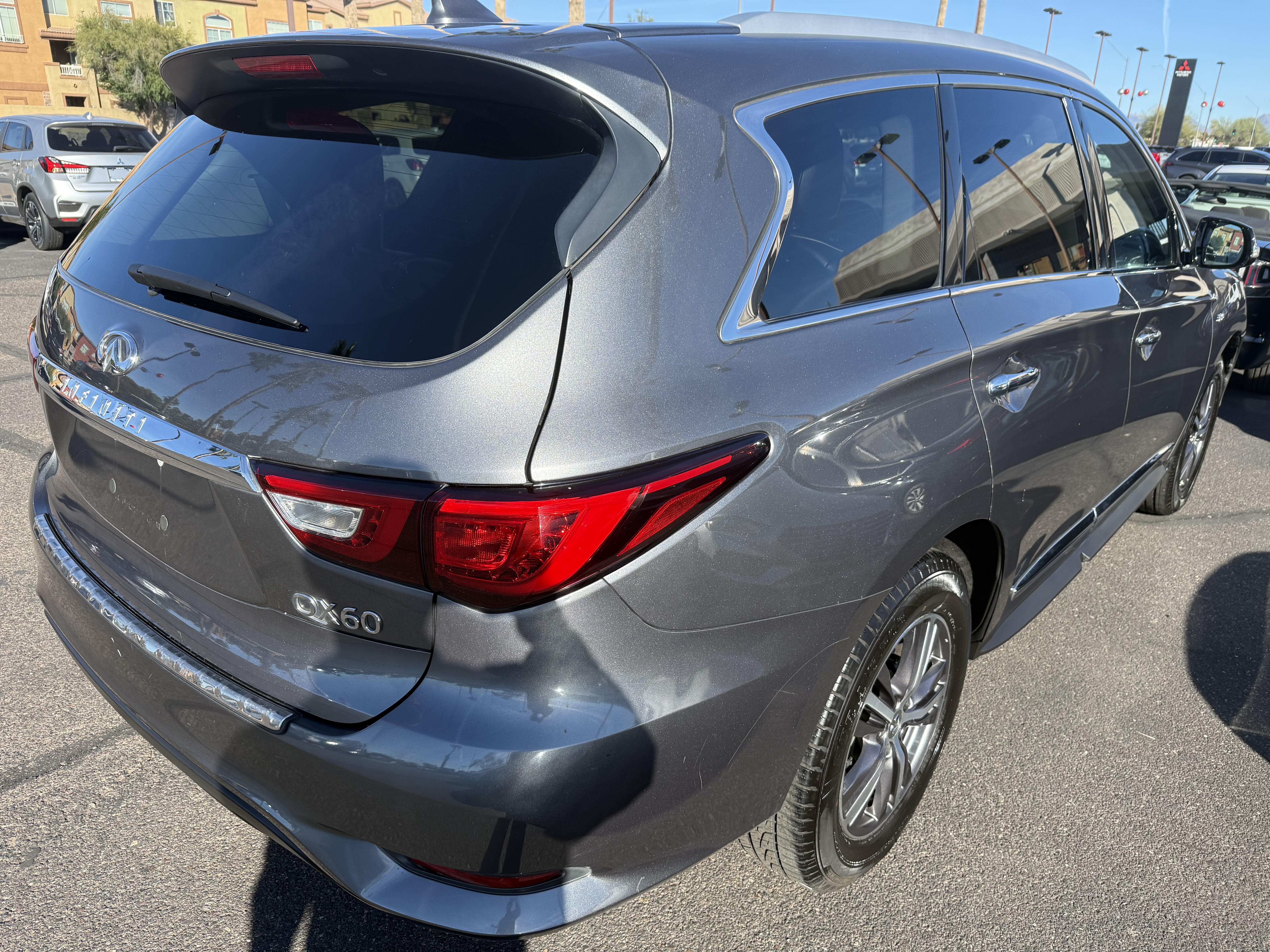 2017 INFINITI QX60 in Phoenix, AZ 85022 - 18093462 4