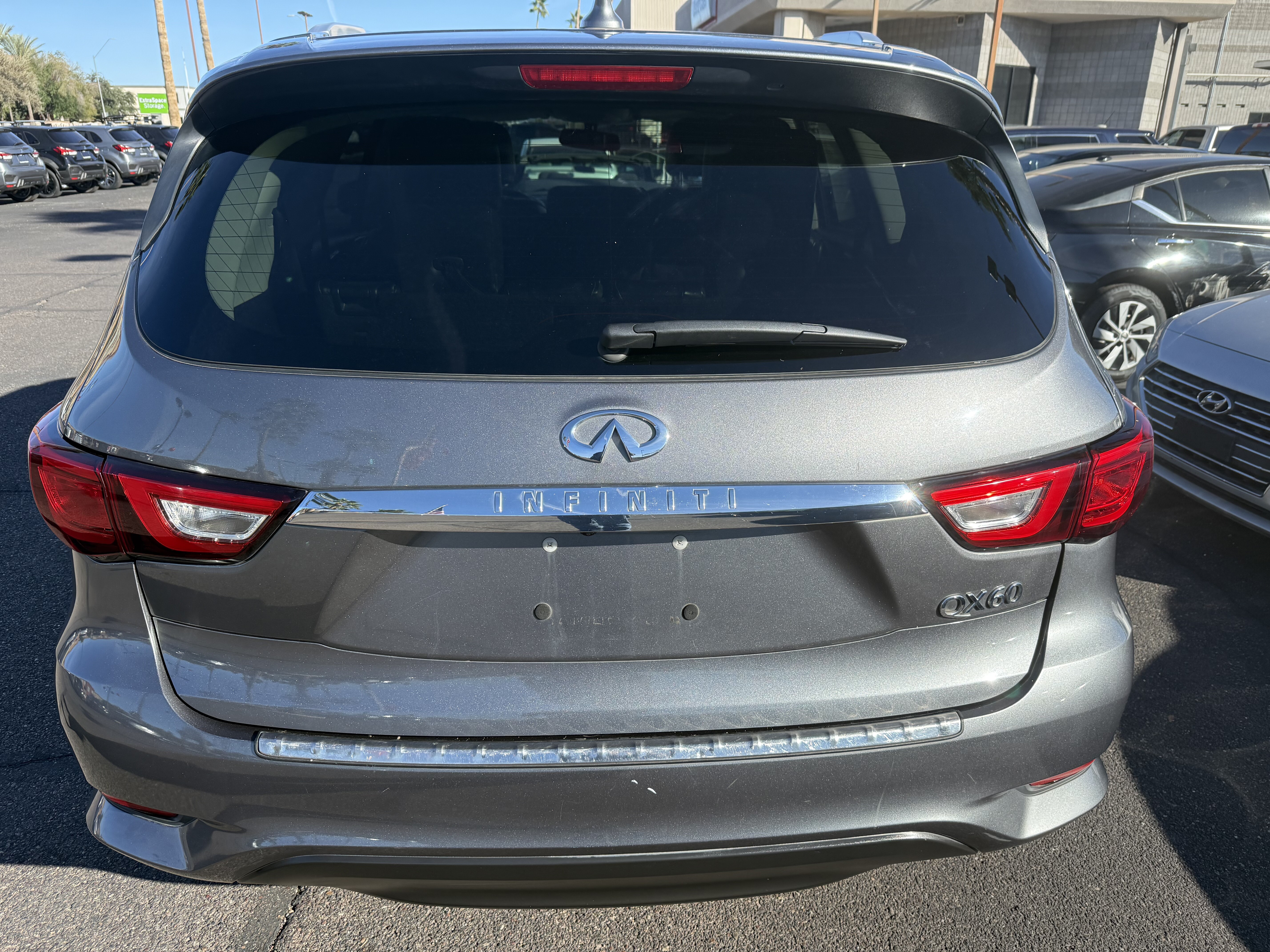 2017 INFINITI QX60 in Phoenix, AZ 85022 - 18093462 5