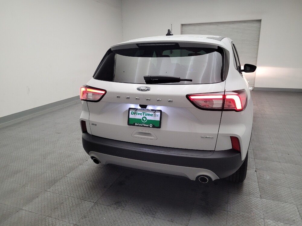 2020 Ford Escape in Downey, CA 90241 - 18093465 7