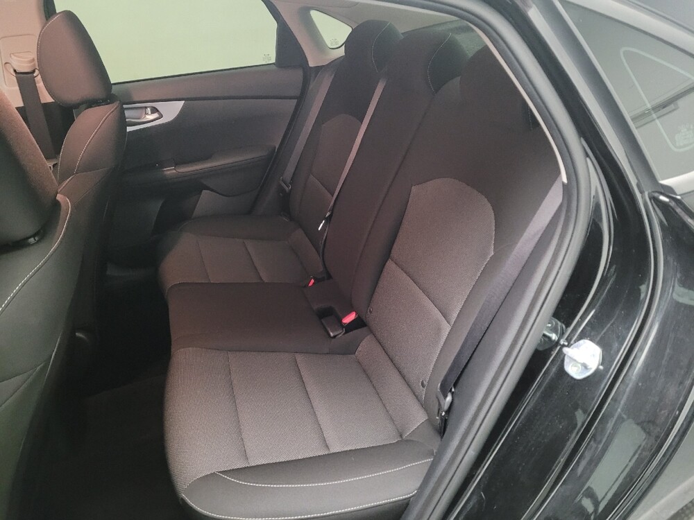 2022 Kia Forte in Montclair, CA 91763 - 18093472 18