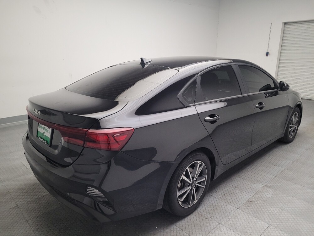 2022 Kia Forte in Montclair, CA 91763 - 18093472 9
