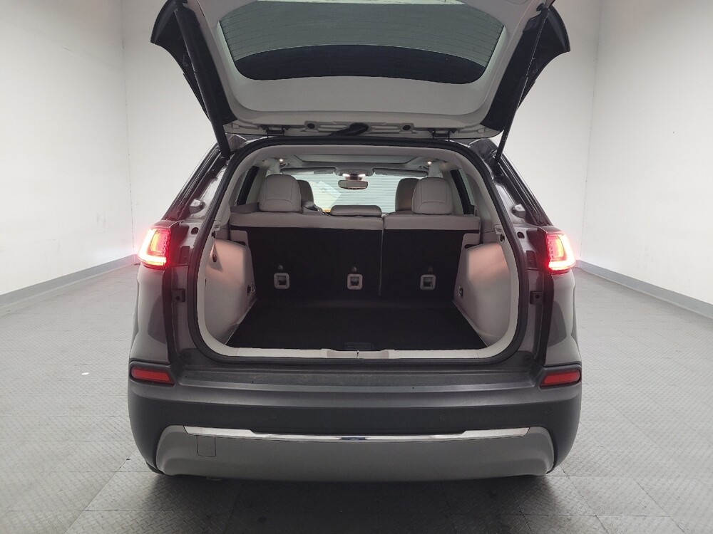 2019 Jeep Cherokee in Downey, CA 90241 - 18093473 29