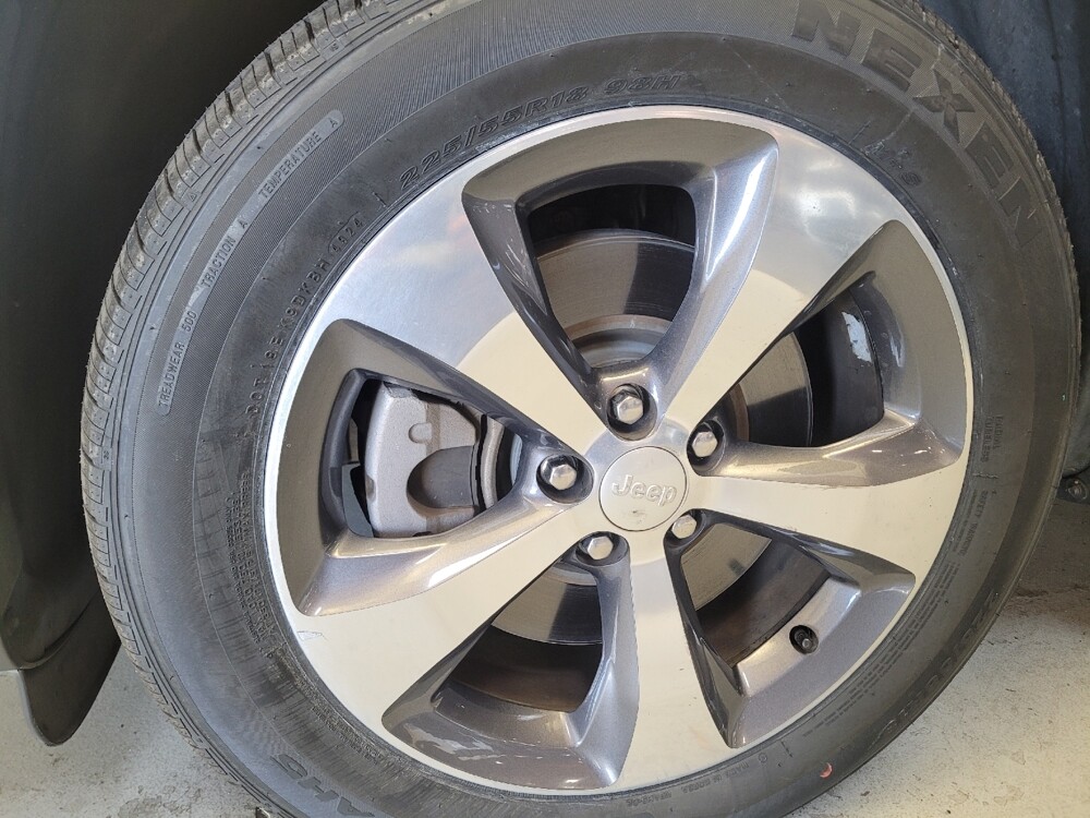 2019 Jeep Cherokee in Downey, CA 90241 - 18093473 31