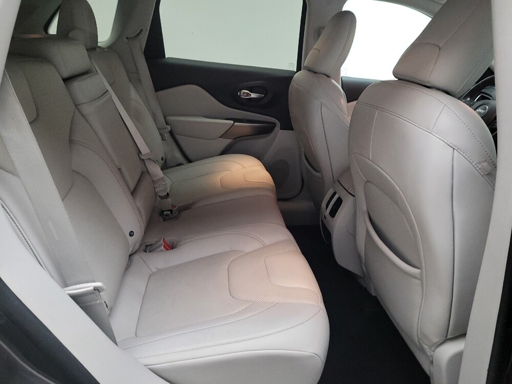 2019 Jeep Cherokee in Downey, CA 90241 - 18093473 19