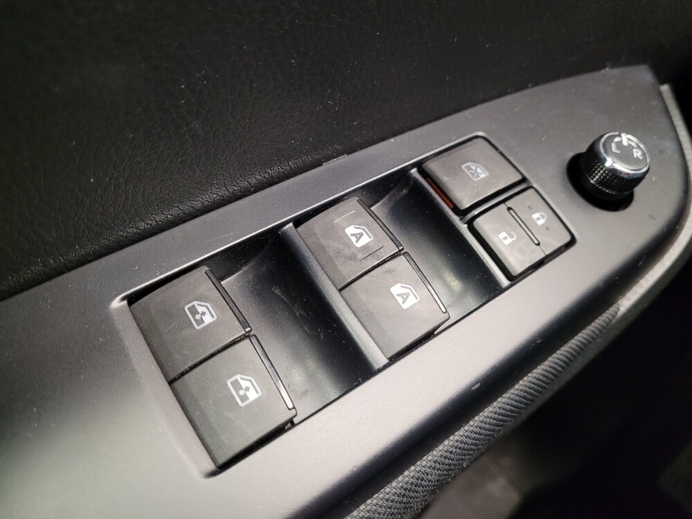 2018 Toyota Highlander in Downey, CA 90241 - 18093477 27